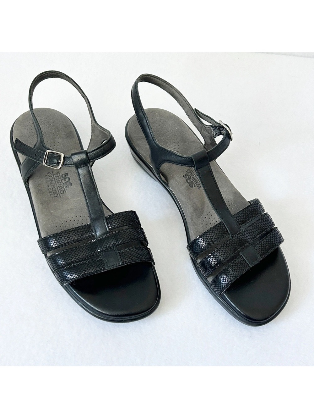 SAS Summer Sandals Women Size 10 Capri T-Strap Black Snake Strappy Open Toe